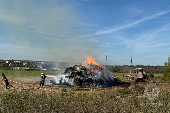 В Шуйском районе горело сено
